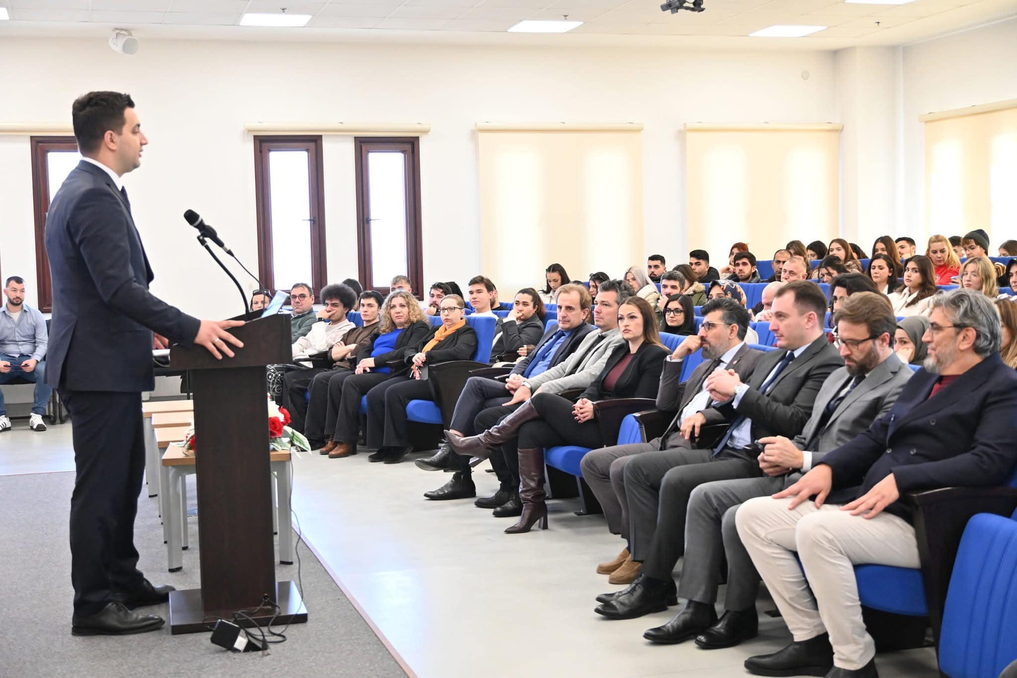 Bridging the Digital Divide: AI and Digitalization for inclusive development